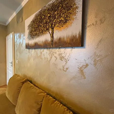 Castello Apartment *